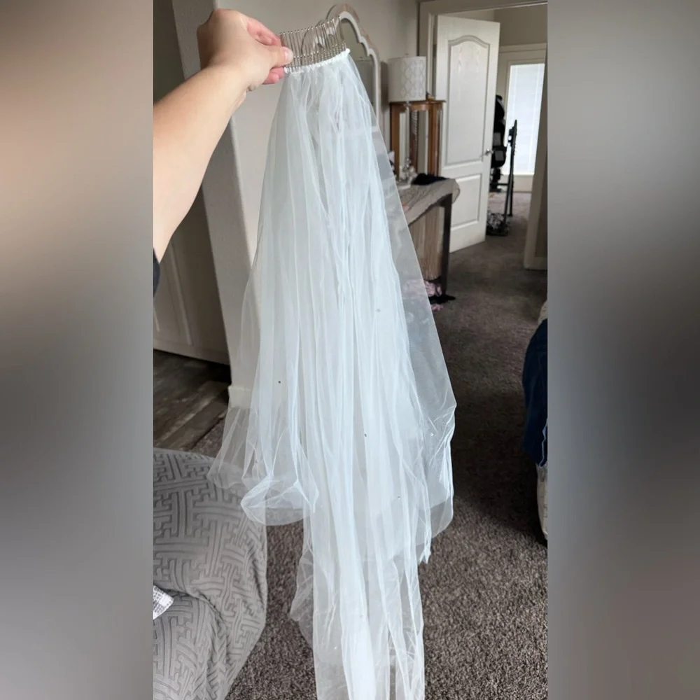 This is a beautiful, brand new, blusher wedding veil from Azazie - Picture 1 of 3